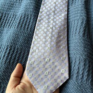 Chanel Mens Tie: VERY RARE Light Purple Silk Tie w/ CC Jacquard Logo in Lt Blue